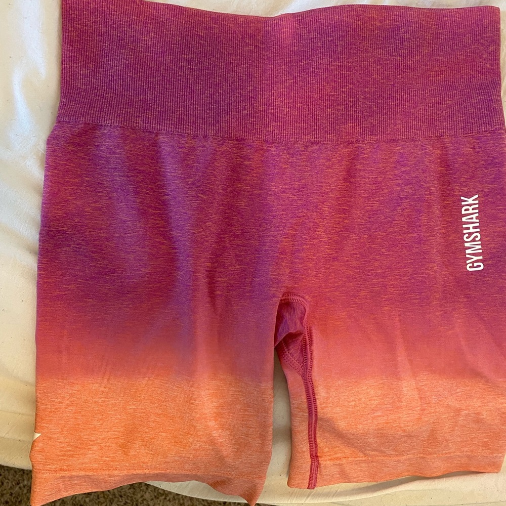 Gym shark ombré biker shorts